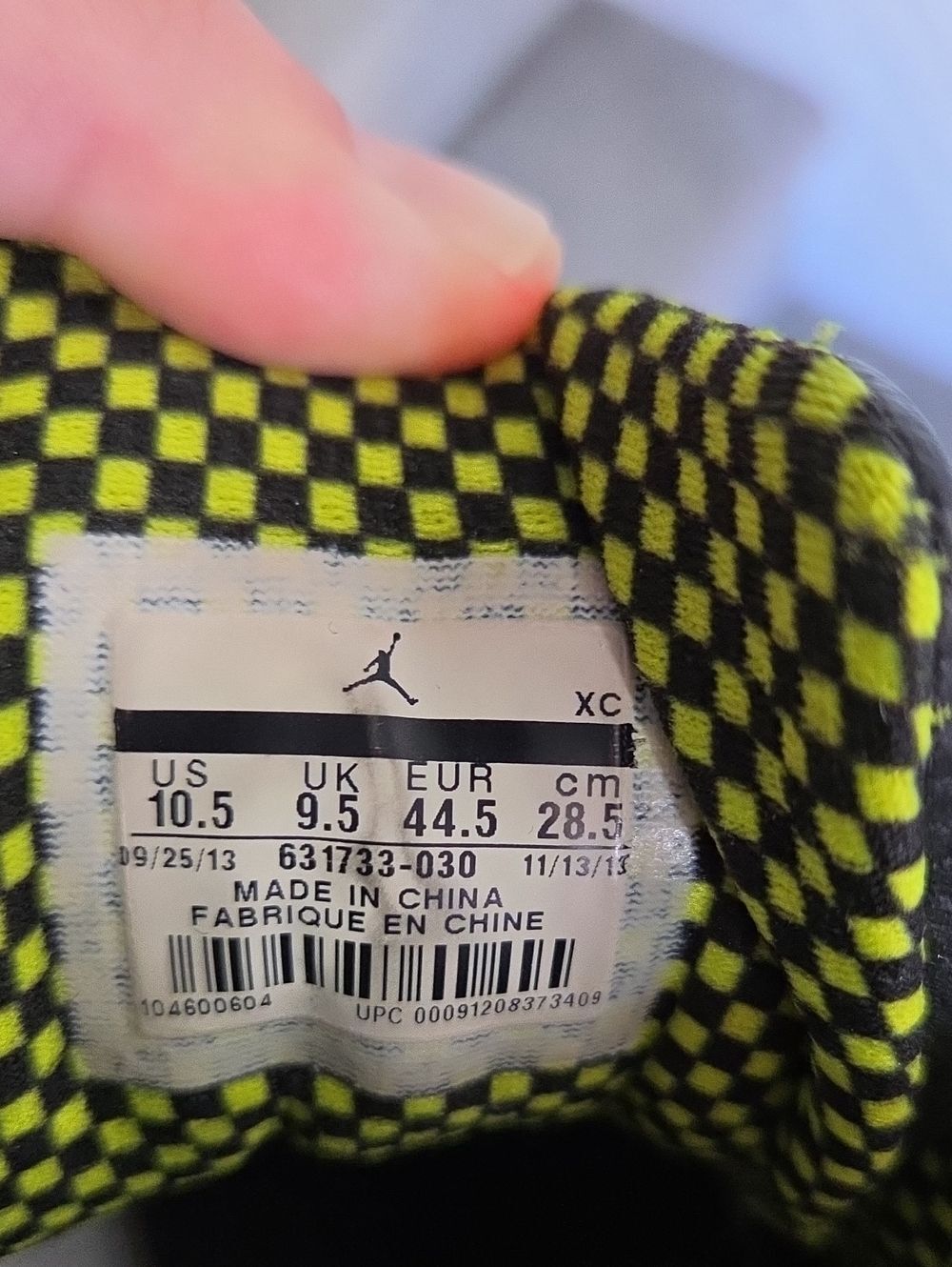 Nike Jordan Size 10.5 Men’s Black with Neon Yellow Accent High-Top Sneakers - Picture 13 of 13